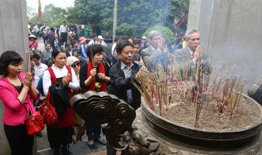 Lễ hội Đền Hùng năm 2016:  Tổng kết hơn tám triệu lượt khách về dự dâng hương