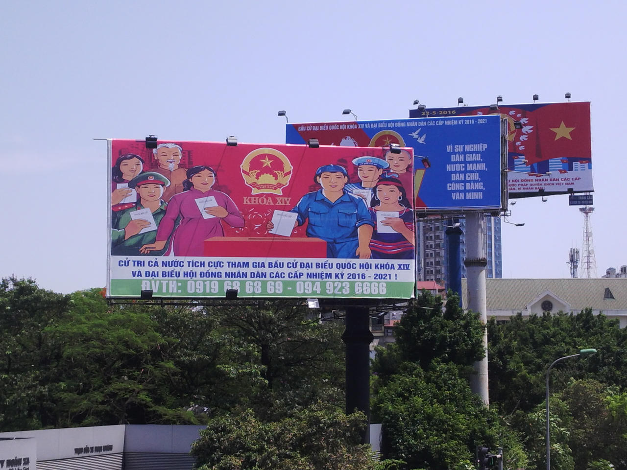 Hà Nội 'khoác áo mới' chờ đón ngày trọng đại