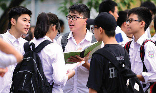 Hơn 60 trường THPT ở Hà Nội lấy điểm chuẩn từ 40 trở lên