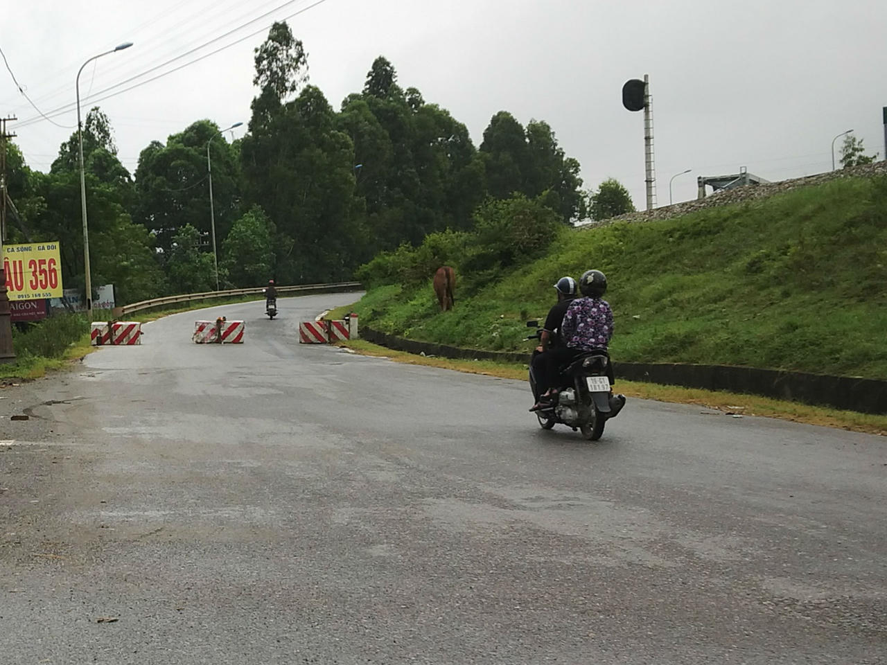 Vẫn cấm ô tô qua cầu Việt Trì