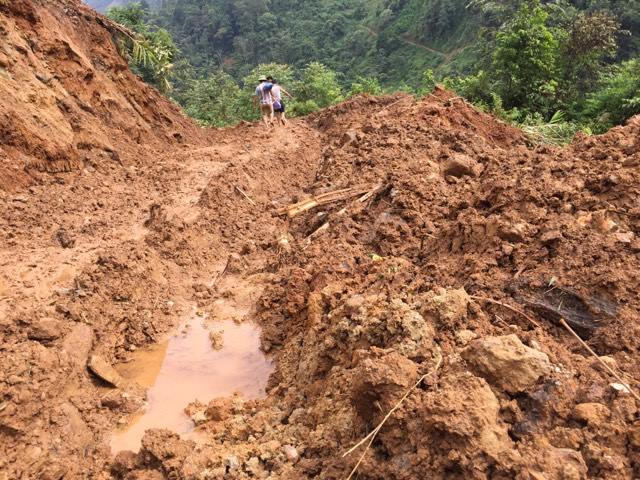 Phó Thủ tướng yêu cầu “hỏa tốc” tìm kiếm cứu nạn: Lãnh đạo tỉnh Lào Cai vẫn làm việc khác