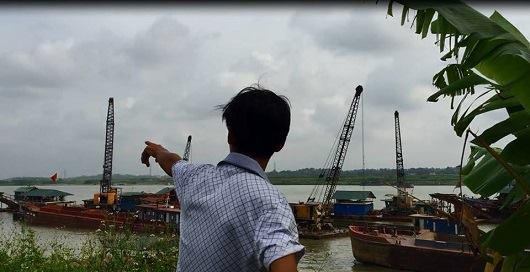 Cấp phép khai thác cát: Phú Thọ lấy “râu ông nọ cắm cằm bà kia”?