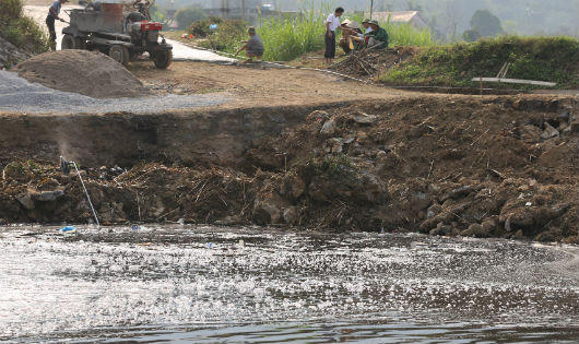 Phú Thọ: Nước suối Cái bị ô nhiễm người dân không dám rửa tay chân