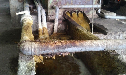 Hòa Bình yêu cầu nhà máy giấy Thuận Phát báo cáo phương án xử lý triệt để nước thải ra suối Cái