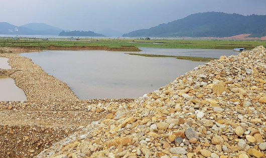 Thái Nguyên: “Vẽ” dự án nạo vét tận thu sản phẩm Hồ Núi Cốc để khai thác mỏ khoáng sản?