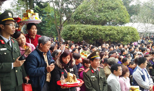 Thành kính, linh thiêng khai hội Đền Mẫu Âu Cơ