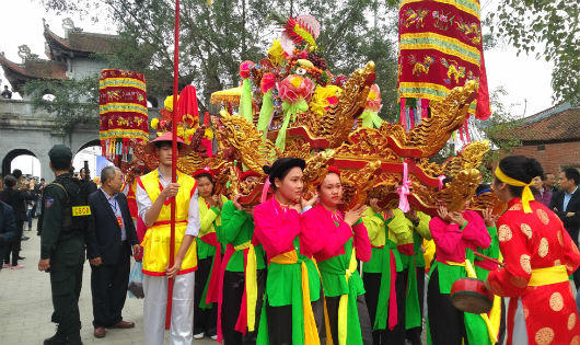 Thành kính, linh thiêng khai hội Đền Mẫu Âu Cơ