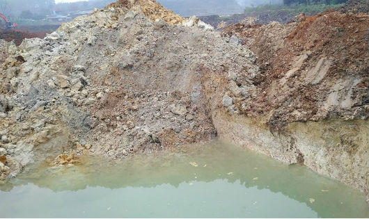 “Núp bóng” nạo vét để khai thác “vàng trắng” ở Phú Thọ