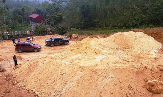 Thu giữ 200 tấn cao lanh khai “tặc” ở Phú Thọ