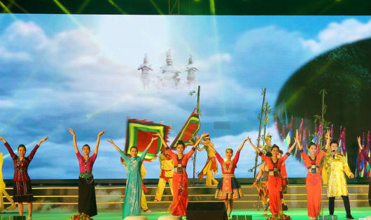 Phú Thọ: Lung linh sắc mầu Lễ hội văn hóa dân gian đường phố Việt Trì