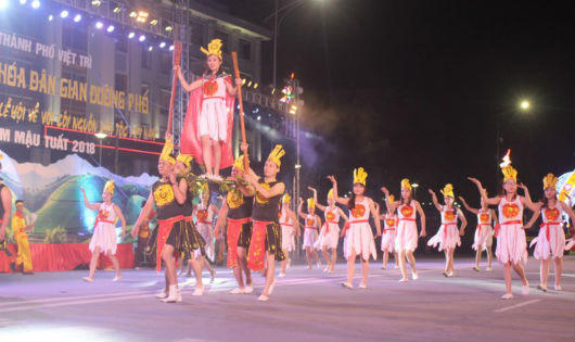 Phú Thọ: Lung linh sắc mầu Lễ hội văn hóa dân gian đường phố Việt Trì