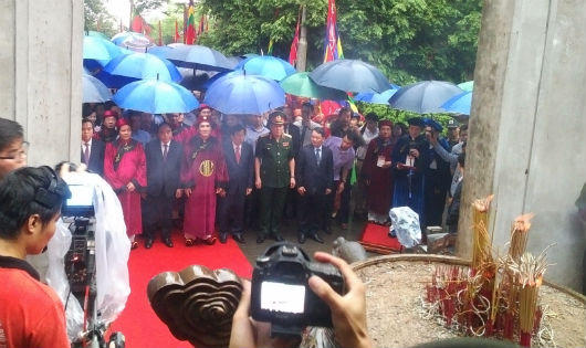 Thủ tướng thành kính dâng hương tưởng niệm các vua Hùng