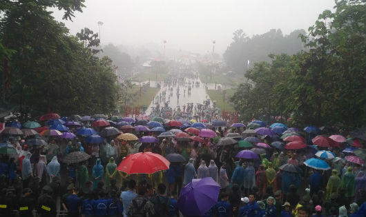 Thủ tướng thành kính dâng hương tưởng niệm các vua Hùng