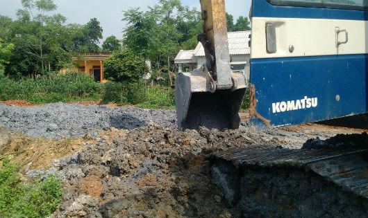 Phú Thọ: “Núp bóng” cải tạo ao để khai thác “vàng đen”?