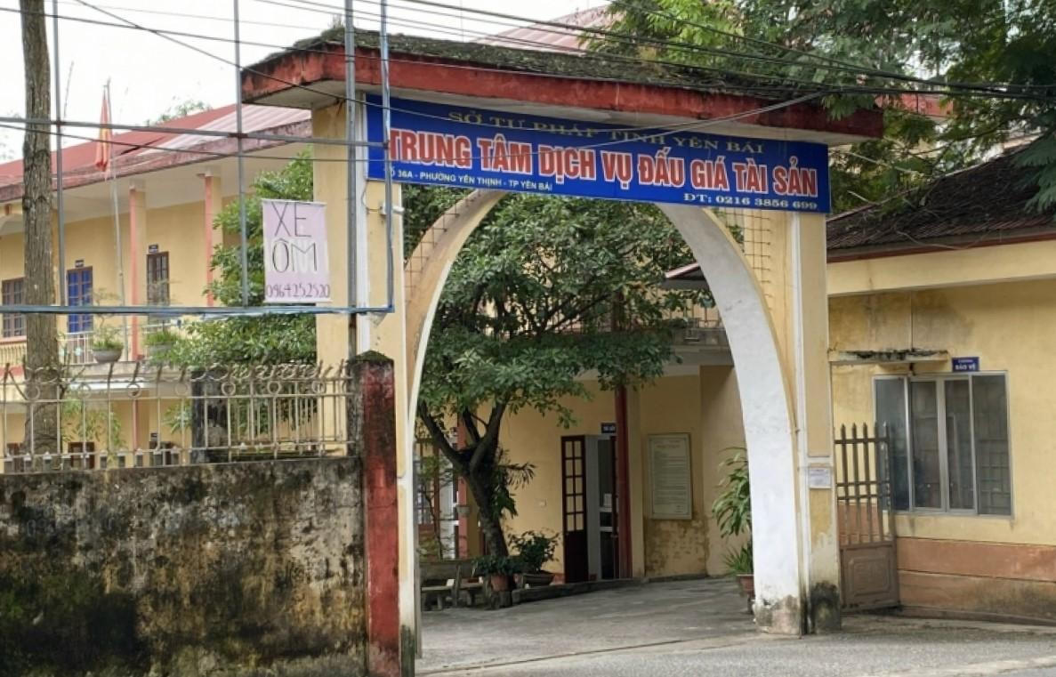 Bắt giam Giám đốc trung tâm Dịch vụ đấu giá tài sản cố ý làm lộ bí mật công tác