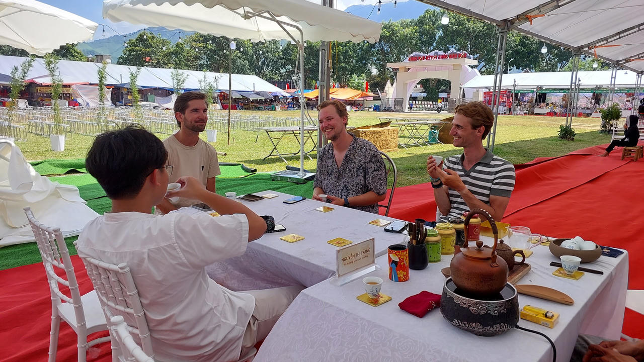 Khai mạc lễ hội trà Shan tuyết 