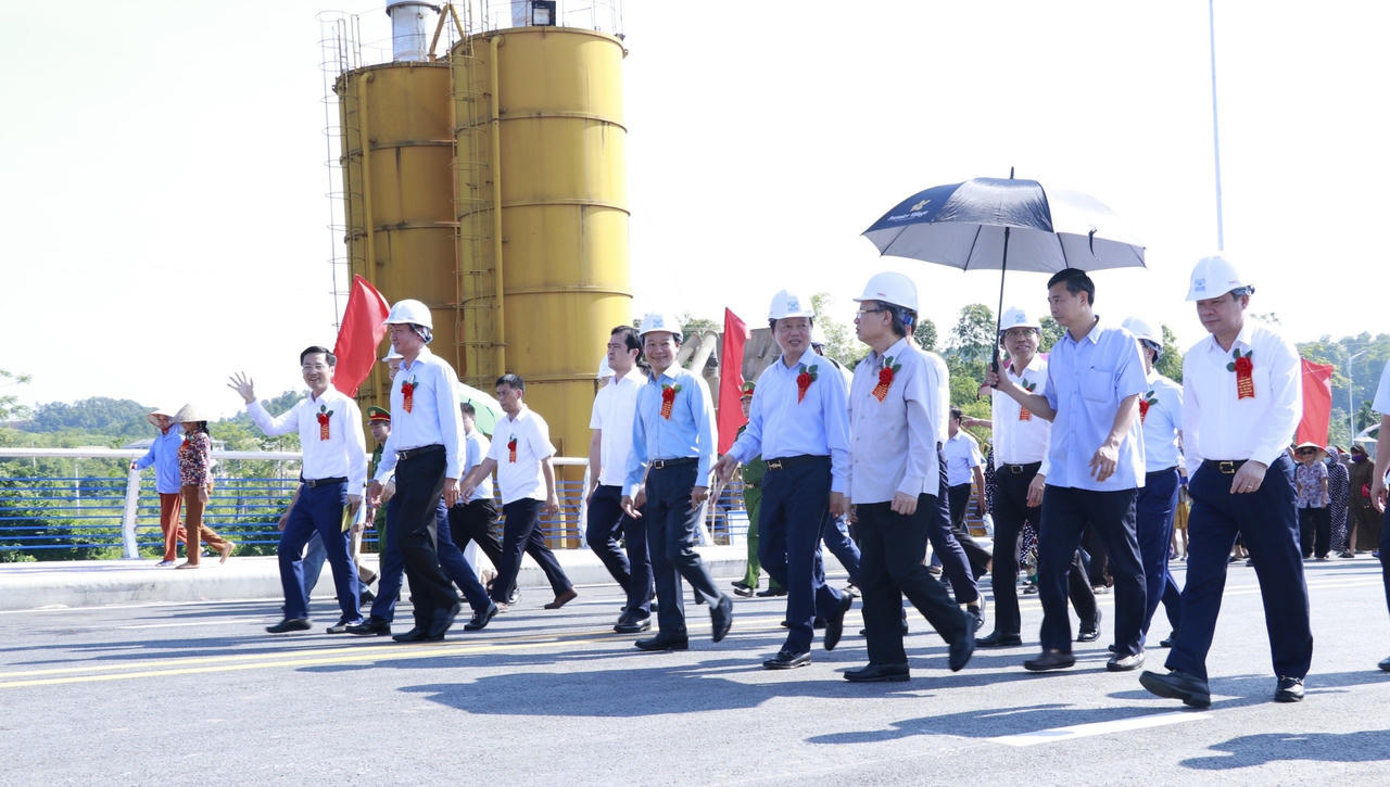 Yên Bái khánh thành cây cầu thứ 8 bắc qua sông Hồng