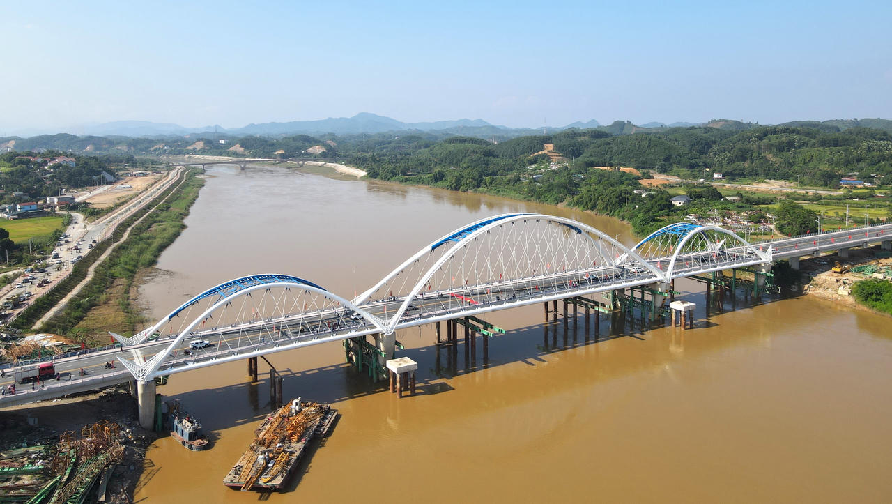 Yên Bái khánh thành cây cầu thứ 8 bắc qua sông Hồng