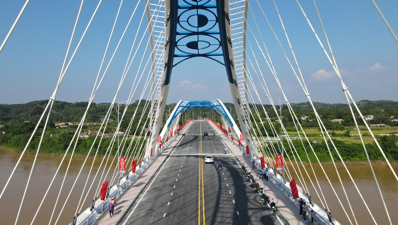 Yên Bái khánh thành cây cầu thứ 8 bắc qua sông Hồng