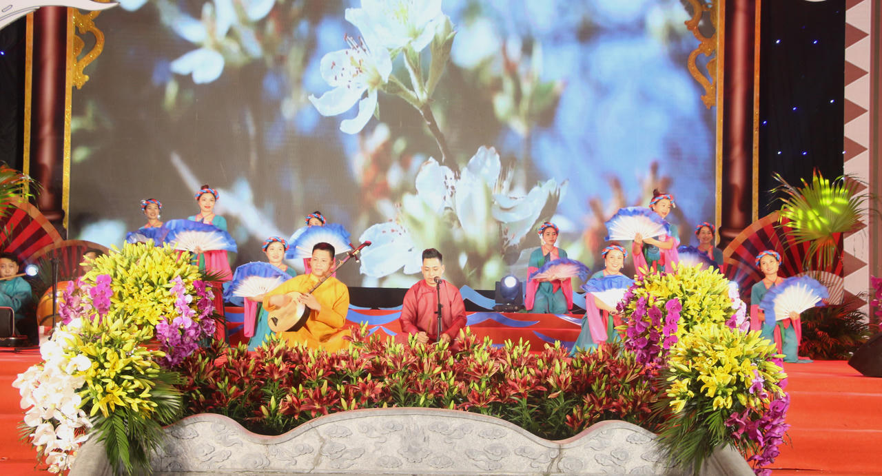 Khai mạc lễ hội đền Đông Cuông 2023