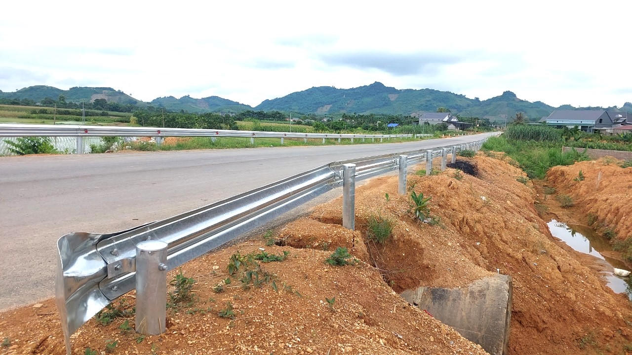 Cận cảnh cầu Xuân Vân bắc qua sông Gâm sắp hoàn thành