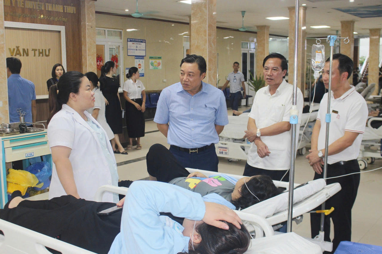 Tiến hành xác định nguyên nhân khiến 152 công nhân ở Phú Thọ ngộ độc