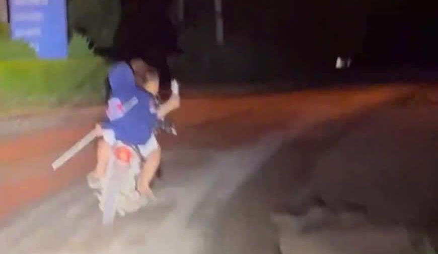 Vụ rủ nhau ra phố ném chai bia, cầm dao tìm đối thủ: Thêm đối tượng bị bắt