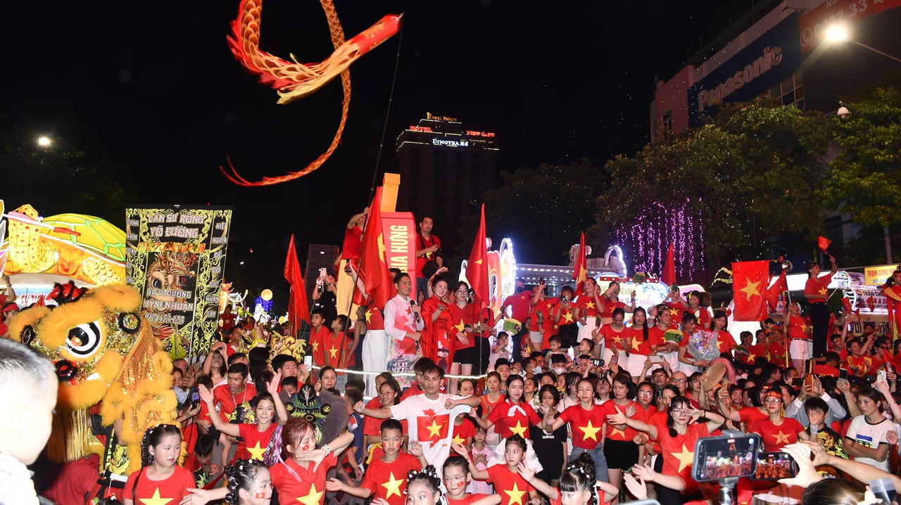 Lung linh sắc màu trung thu Tuyên Quang