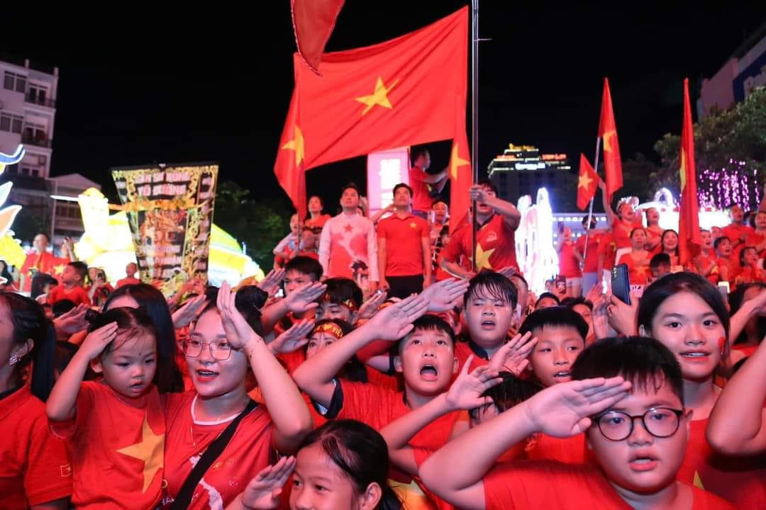 Lung linh sắc màu trung thu Tuyên Quang