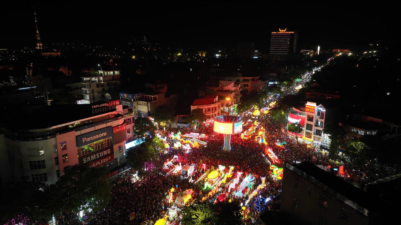 Lung linh sắc màu trung thu Tuyên Quang