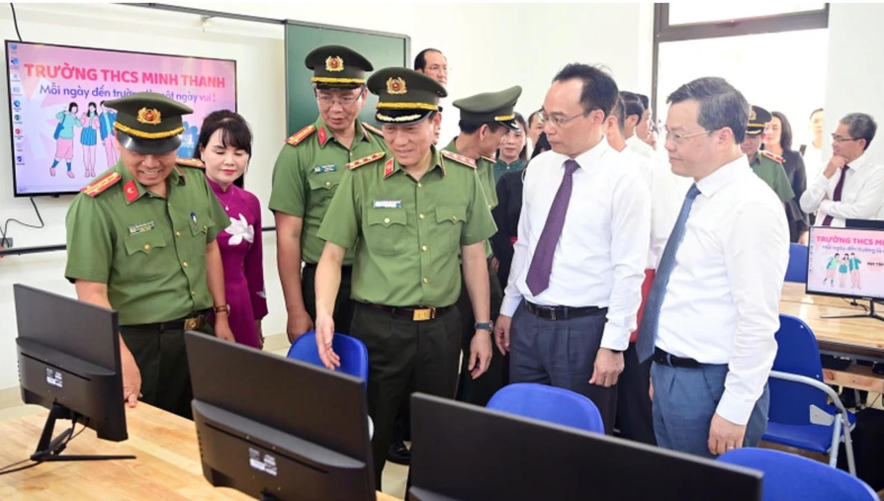 Bộ trưởng công an về Tuyên Quang dự khánh thành trường học