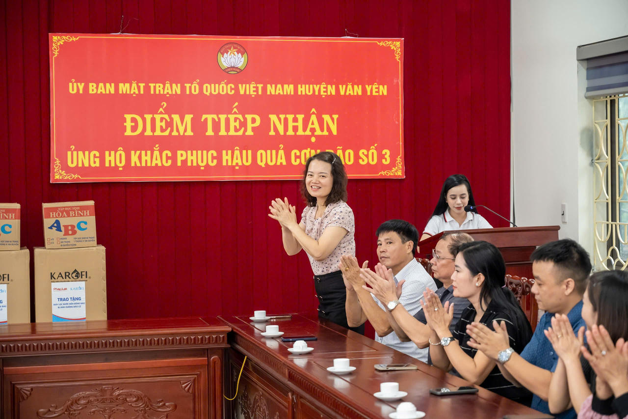 Báo Pháp luật Việt Nam tiếp tục hành trình trao yêu thương đến đồng bào vùng cao Yên Bái