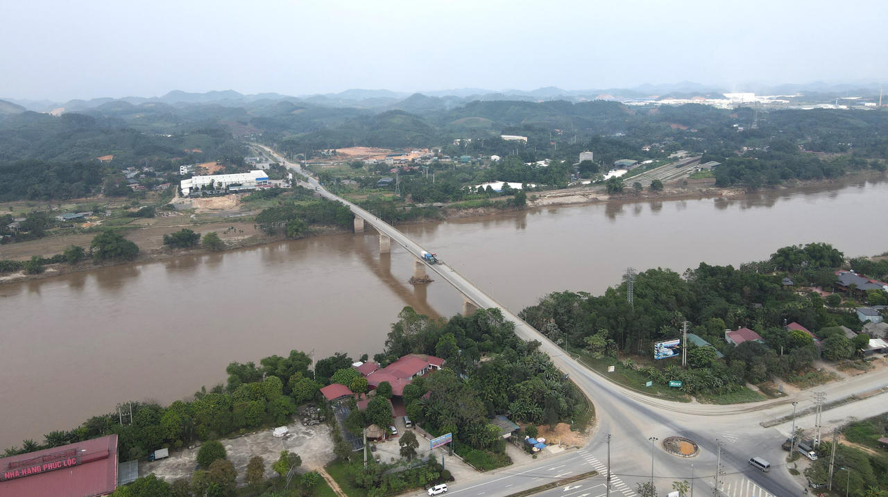 Yên Bái: Phân luồng giao thông, sửa cầu Văn Phú