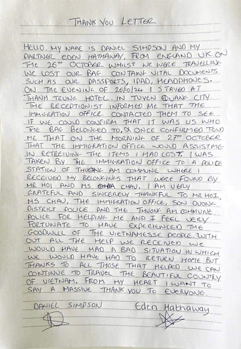 2 du khách Anh viết thư cảm ơn người dân và công an Tuyên Quang
