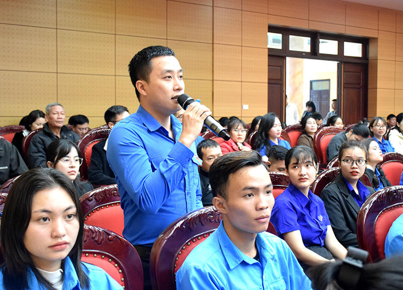 Lãnh đạo tỉnh Yên Bái đối thoại với hơn 1.000 nông dân và thanh niên