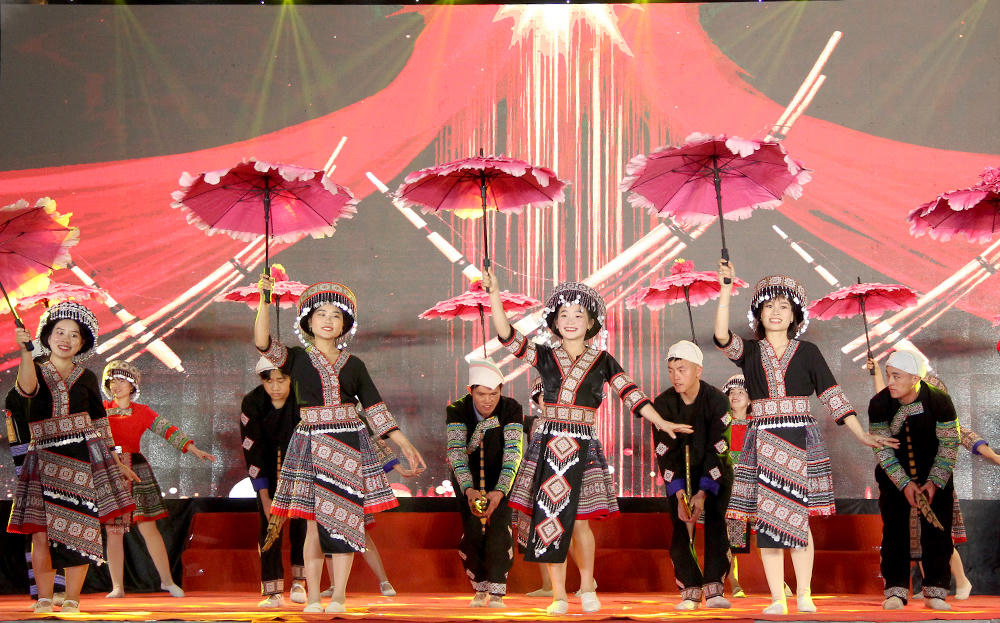 Khai mạc lễ hội hoa tớ dày Mù Cang Chải