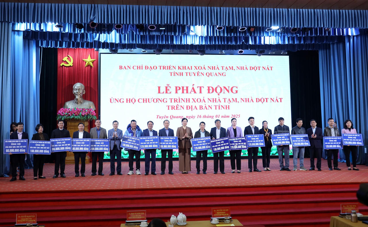 Tuyên Quang: "Ai có gì góp nấy" để xóa nhà tạm