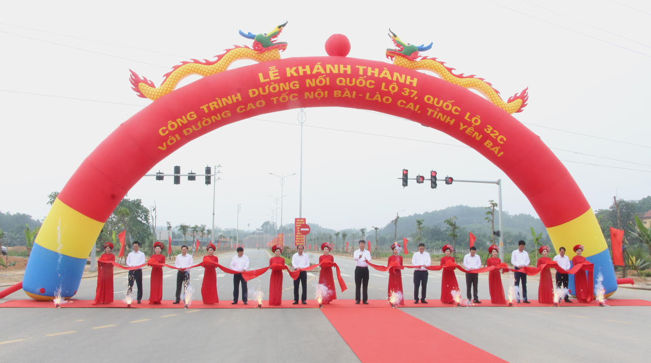 Loạt công trình khởi công, khánh thành dịp kỷ niệm 50 năm thống nhất đất nước 