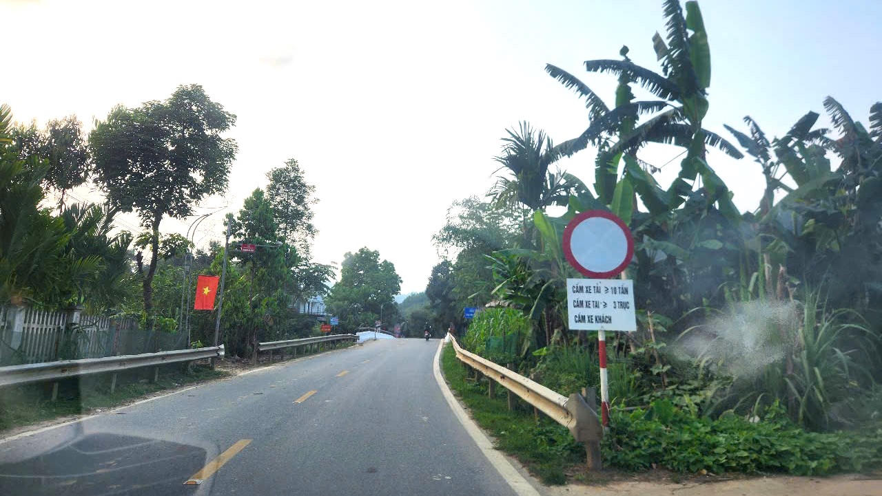 Yên Bái: Tháo biển cấm xe tải từ 10 tấn trên Quốc lộ 70