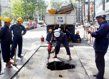 “Hố tử thần” dài 5m xuất hiện gần trường đại học