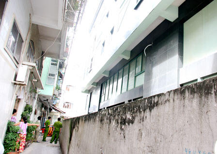 Ngã lầu, một người chết thảm