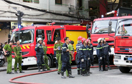 Cháy quán cà phê ở trung tâm TP HCM, một người bị thương