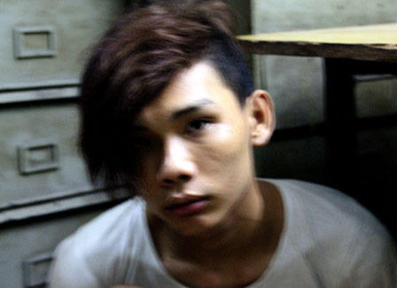 "Bộ đôi" cướp điện thoại, chống trả cảnh sát khi bị vây bắt