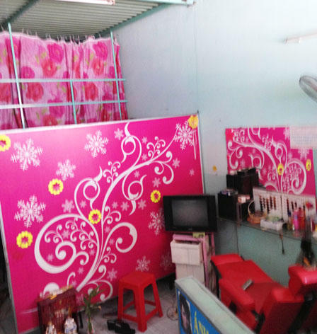 Giải mã vụ đôi nhân tình lõa thể chết trong tiệm cắt tóc 	