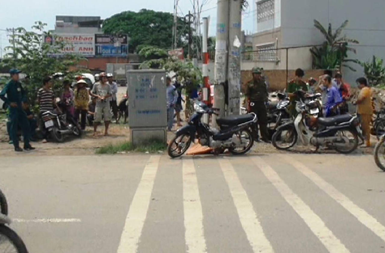 Lăn ra chết ven đường khi hút xong một điếu thuốc