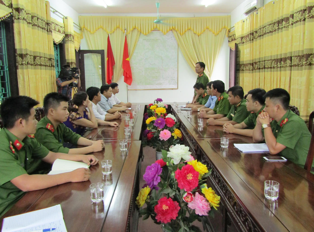    Đánh chết người rồi đạp thi thể xuống vực