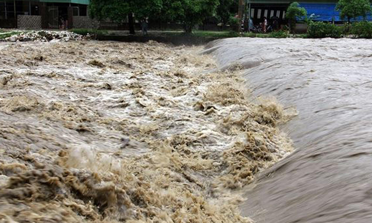 Nghệ An: Nhiều địa phương bị chia cắt sau bão số 3