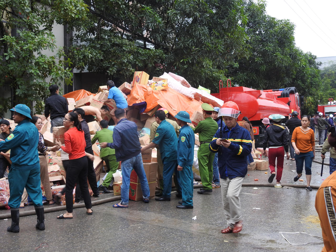 Cháy kho hàng chợ Vinh