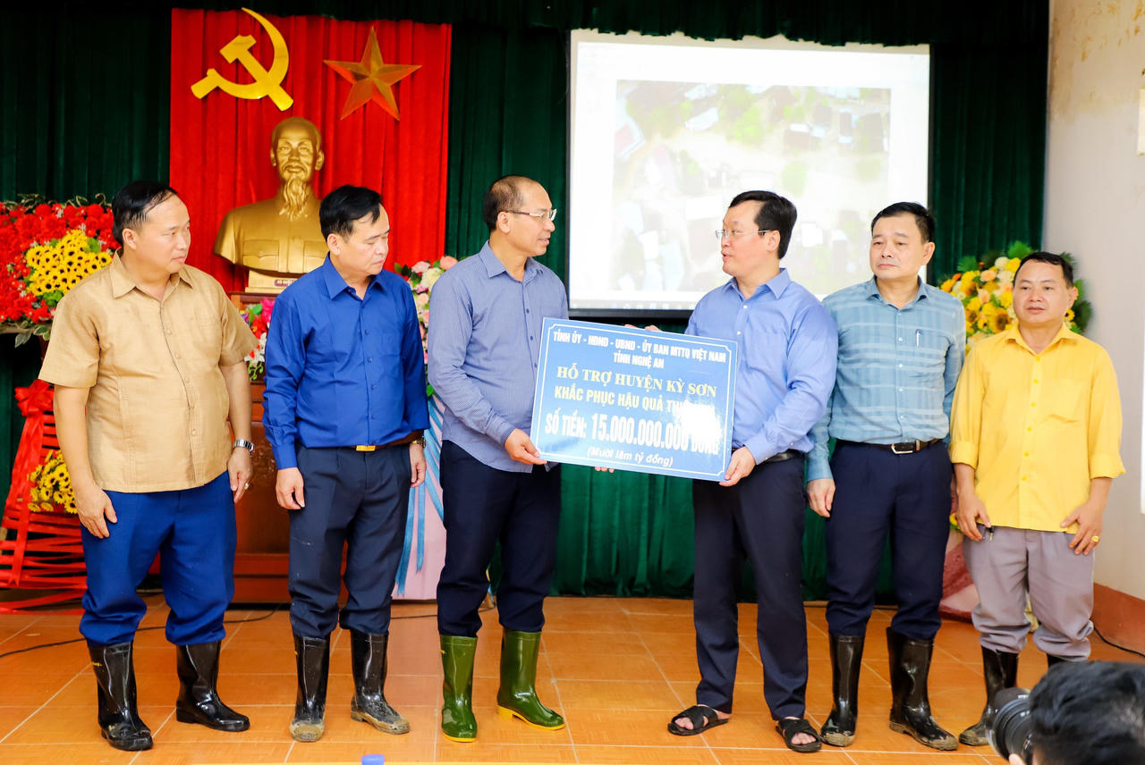 Chủ tịch tỉnh Nghệ An chỉ đạo khẩn trương khắc phục hậu quả lũ quét ở Kỳ Sơn 