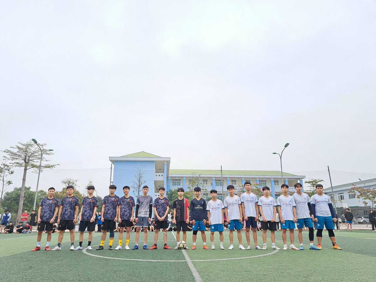 Tiếp bước cho học sinh dân tộc thiểu số Nghệ An đến trường